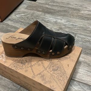 Free people libra fisherman clog